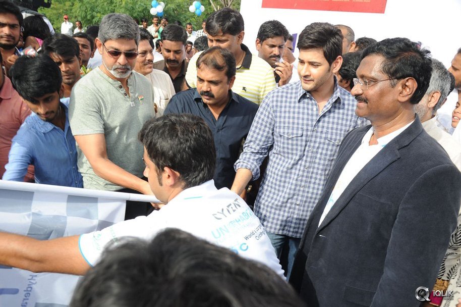 Srimanthudu-Movie-Team-at-HBC-Chak-De-India-Ride